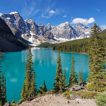 Moraine Lake Lodge Lake Louise Exteriör bild