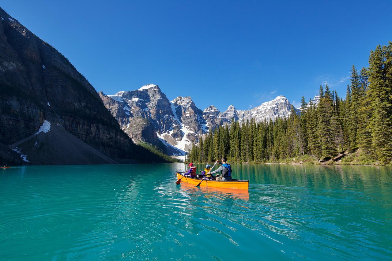 Moraine Lake Lodge Lake Louise Exteriör bild